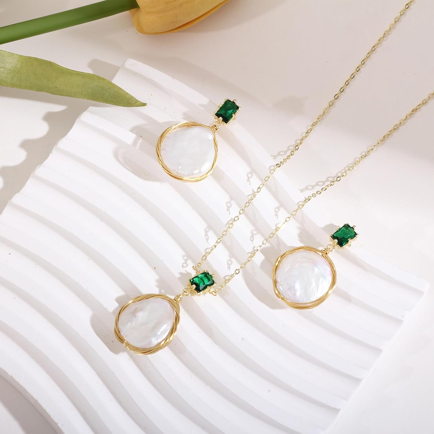 Natural Baroque Freshwater Pearl Necklace for Women, White round Pearls, Wire Wrap Gold Necklace Jewelry, Handmade Jewelry Gift for Mom Lover Her (14K Gold Plated)