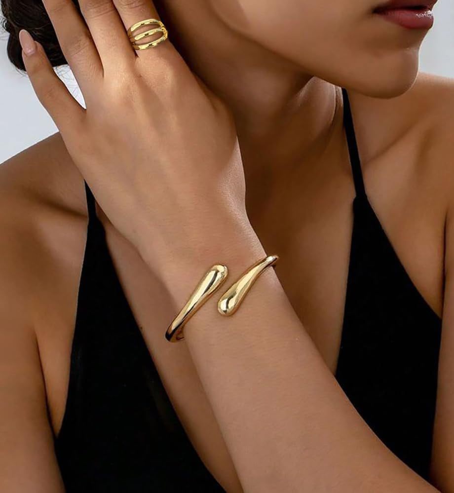 Chunky Gold Bangle Bracelets for Women, Dainty 14K Gold Plated Big Stackable Bangles Set, Trendy Statement Cuff Bracelet Stack Fashion Jewelry Gifts