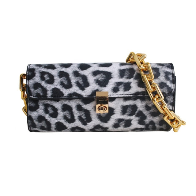 Soft Voluminous Clutch With Square Ring Chain Shoulder