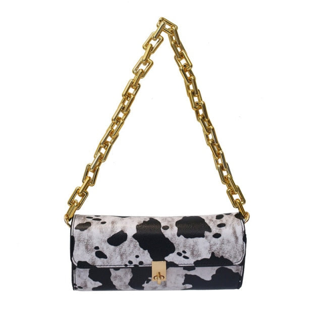 Soft Voluminous Clutch With Square Ring Chain Shoulder